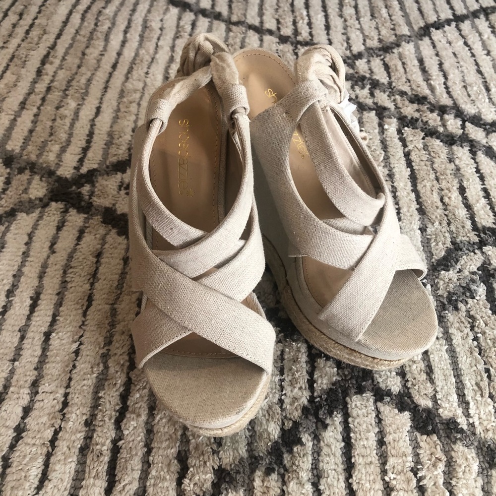 NWOT Just Fab tie up wedges in size 6 1/2 - Picture 7 of 13